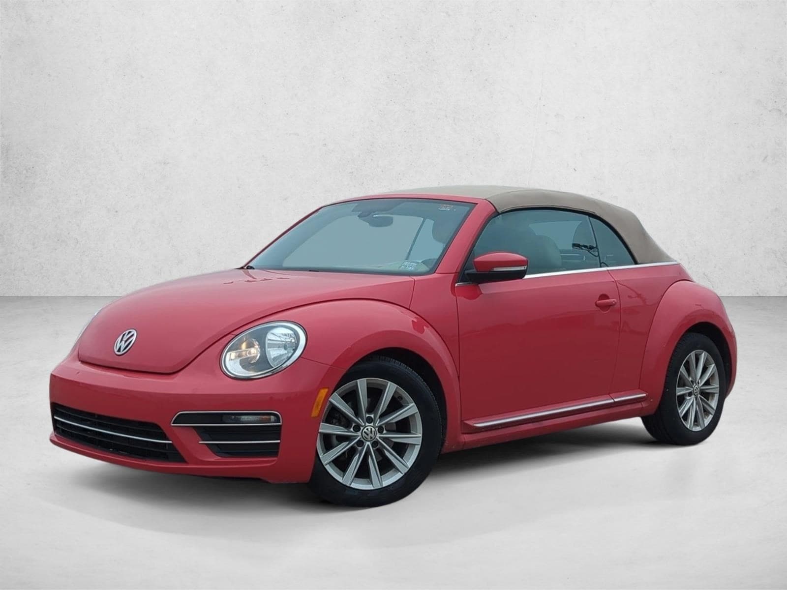 2019 Volkswagen Beetle SE's photo