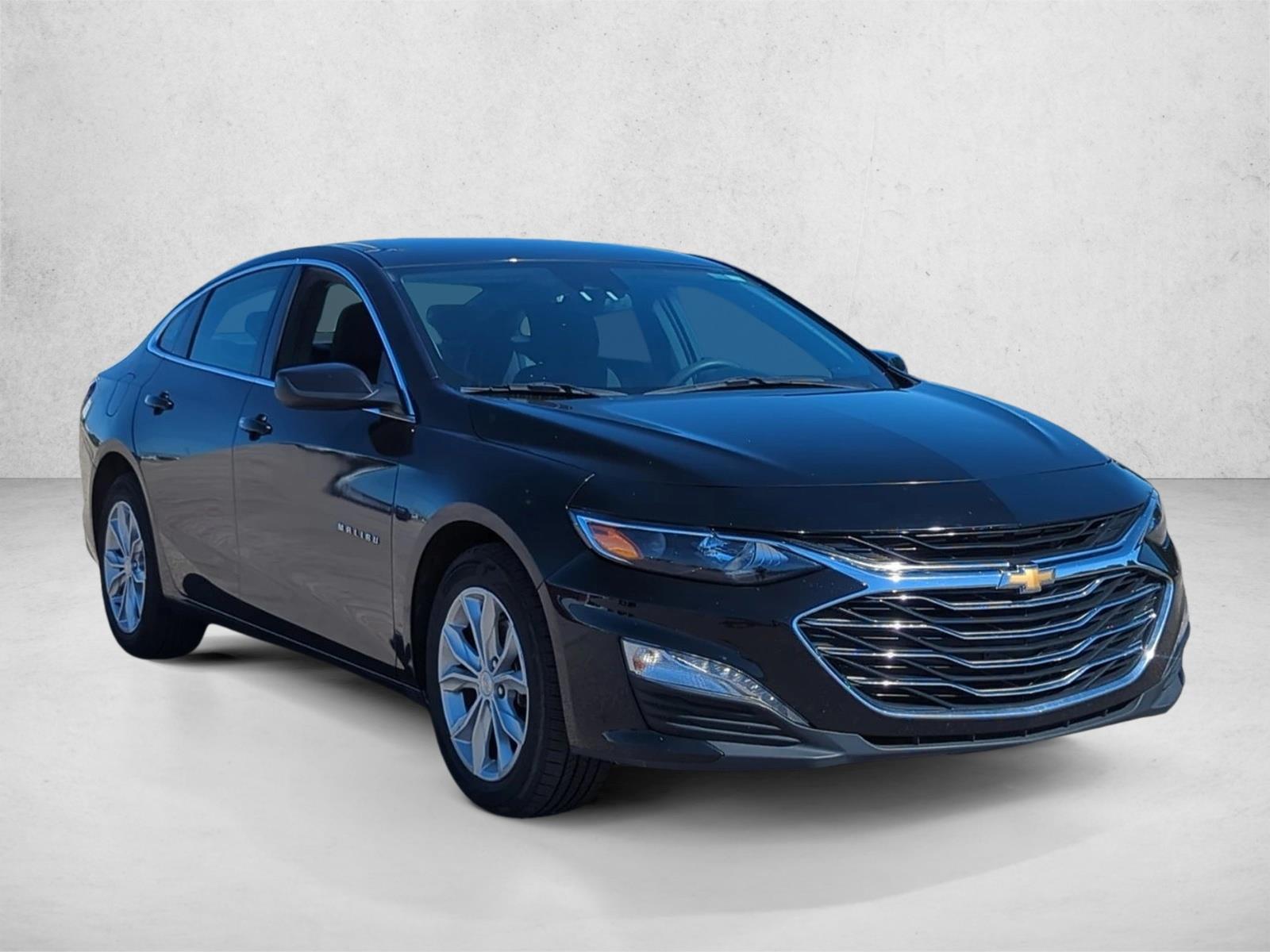 2024 Chevrolet Malibu 1LT photo 3
