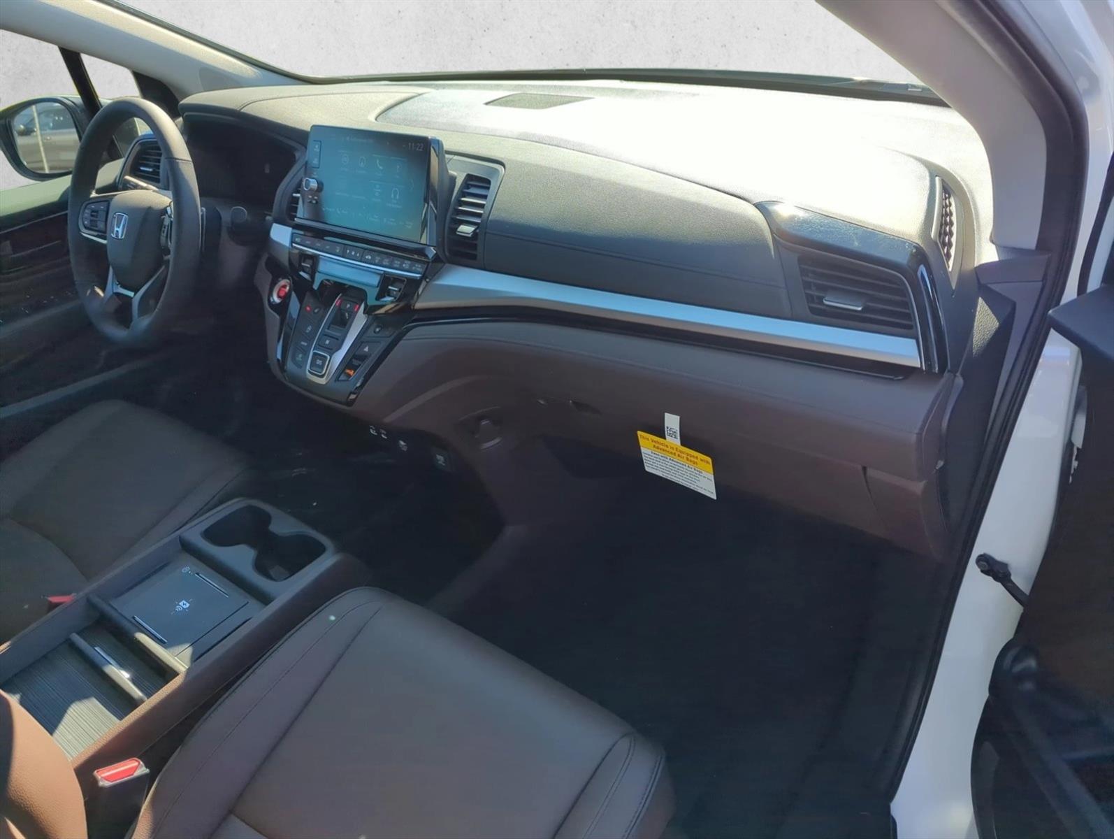2026 Honda Odyssey Touring photo 4