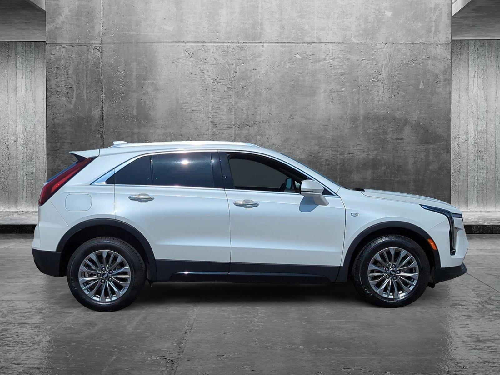 2024 Cadillac XT4 Premium Luxury photo 4