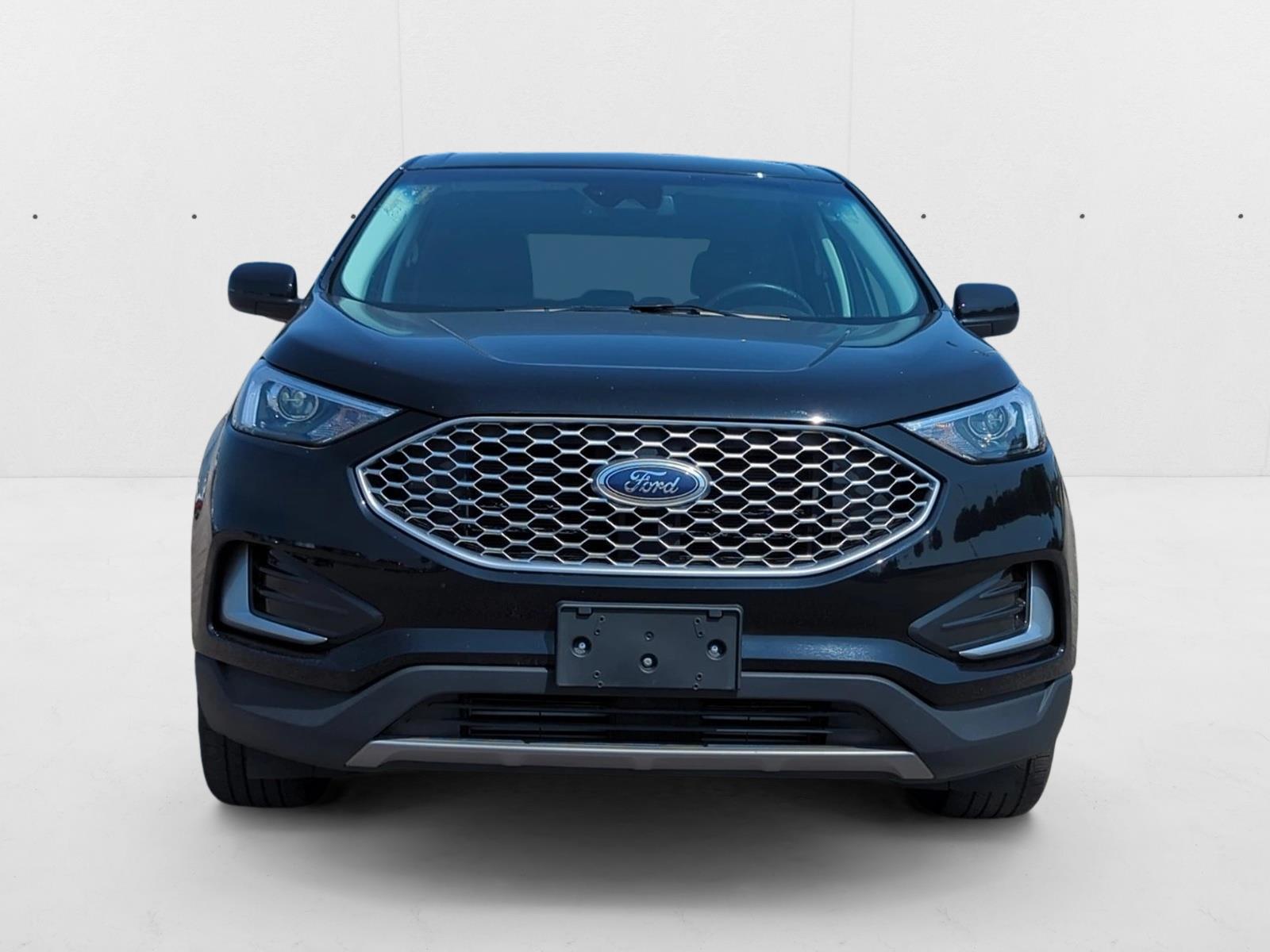 2024 Ford Edge SEL photo 2