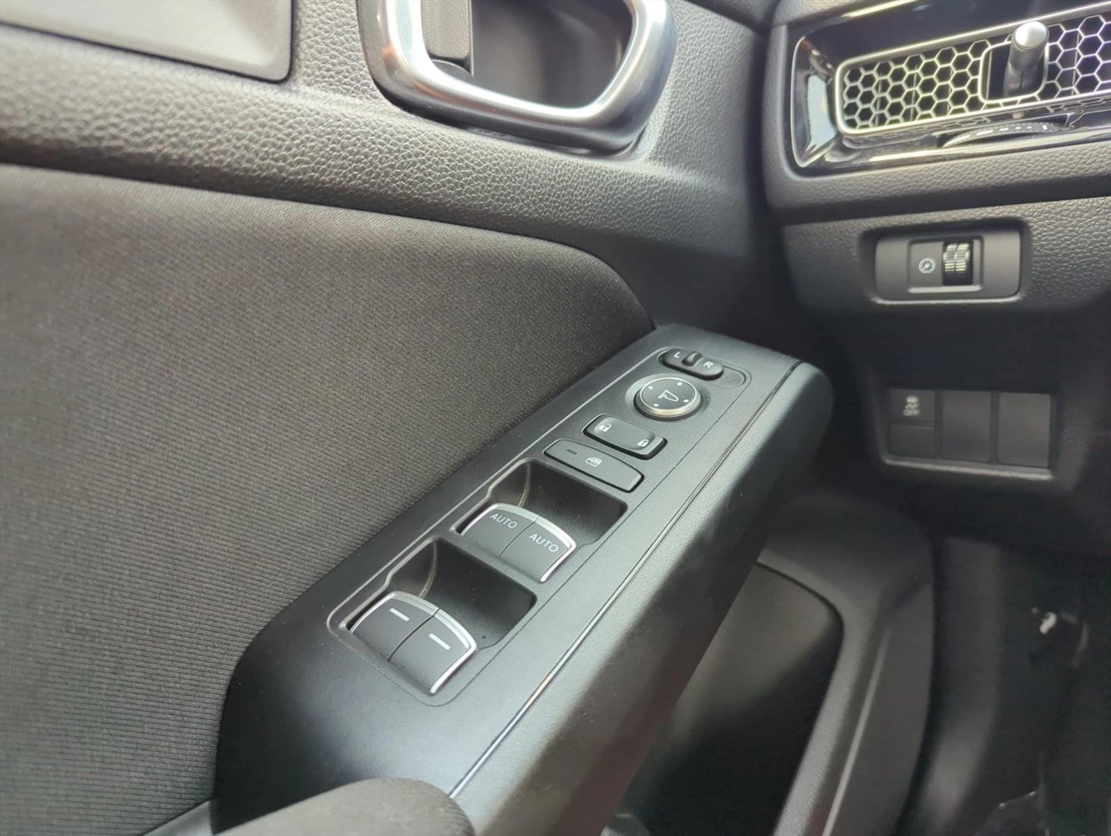2025 Honda Civic LX - Photo 23