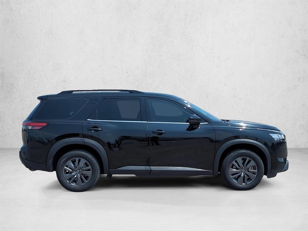 Used 2022 Nissan Pathfinder SV SUV