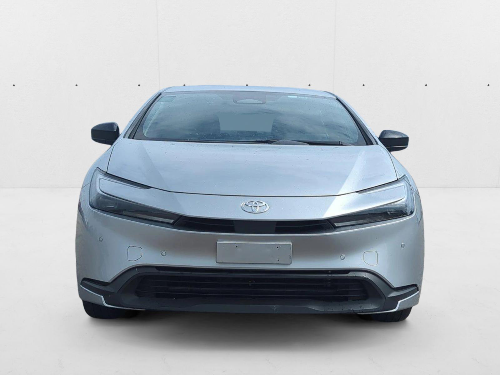 2024 Toyota Prius LE photo 2