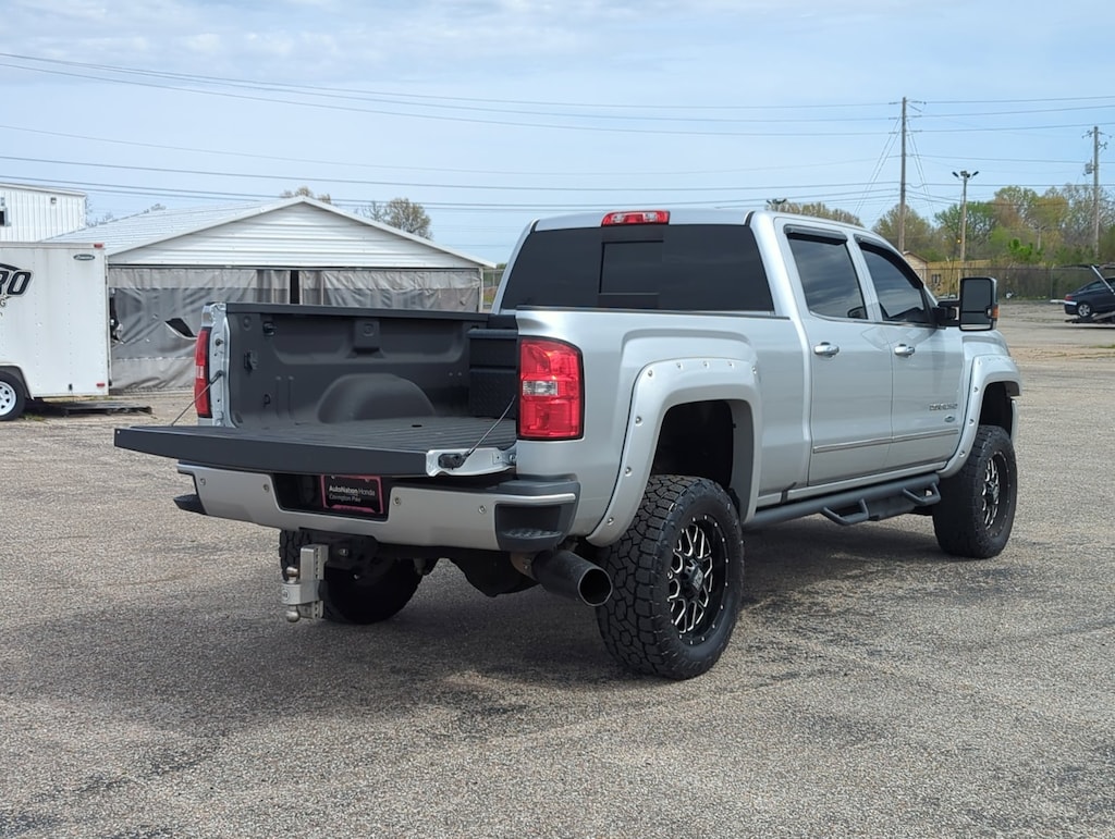 Used 2018 GMC Sierra 2500HD Denali Truck Crew Cab