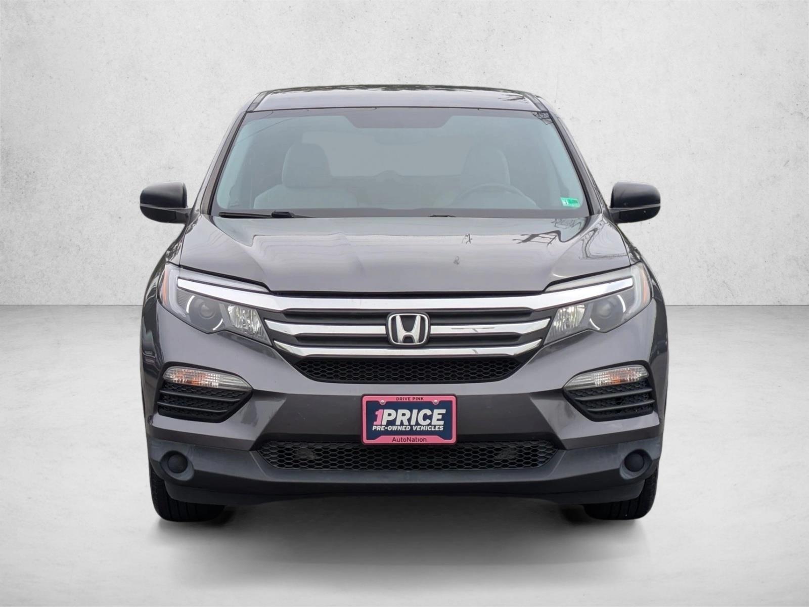 2018 Honda Pilot LX photo 2