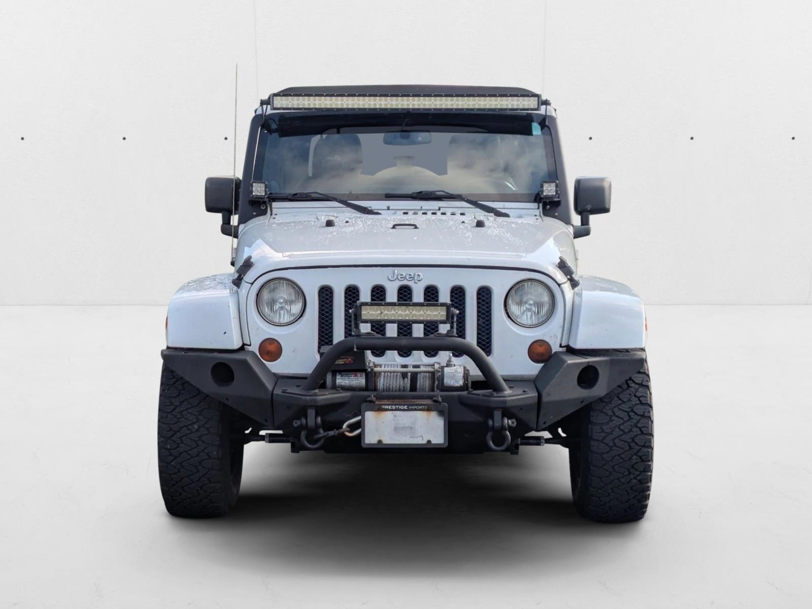 2013 Jeep Wrangler Unlimited Sahara photo 2