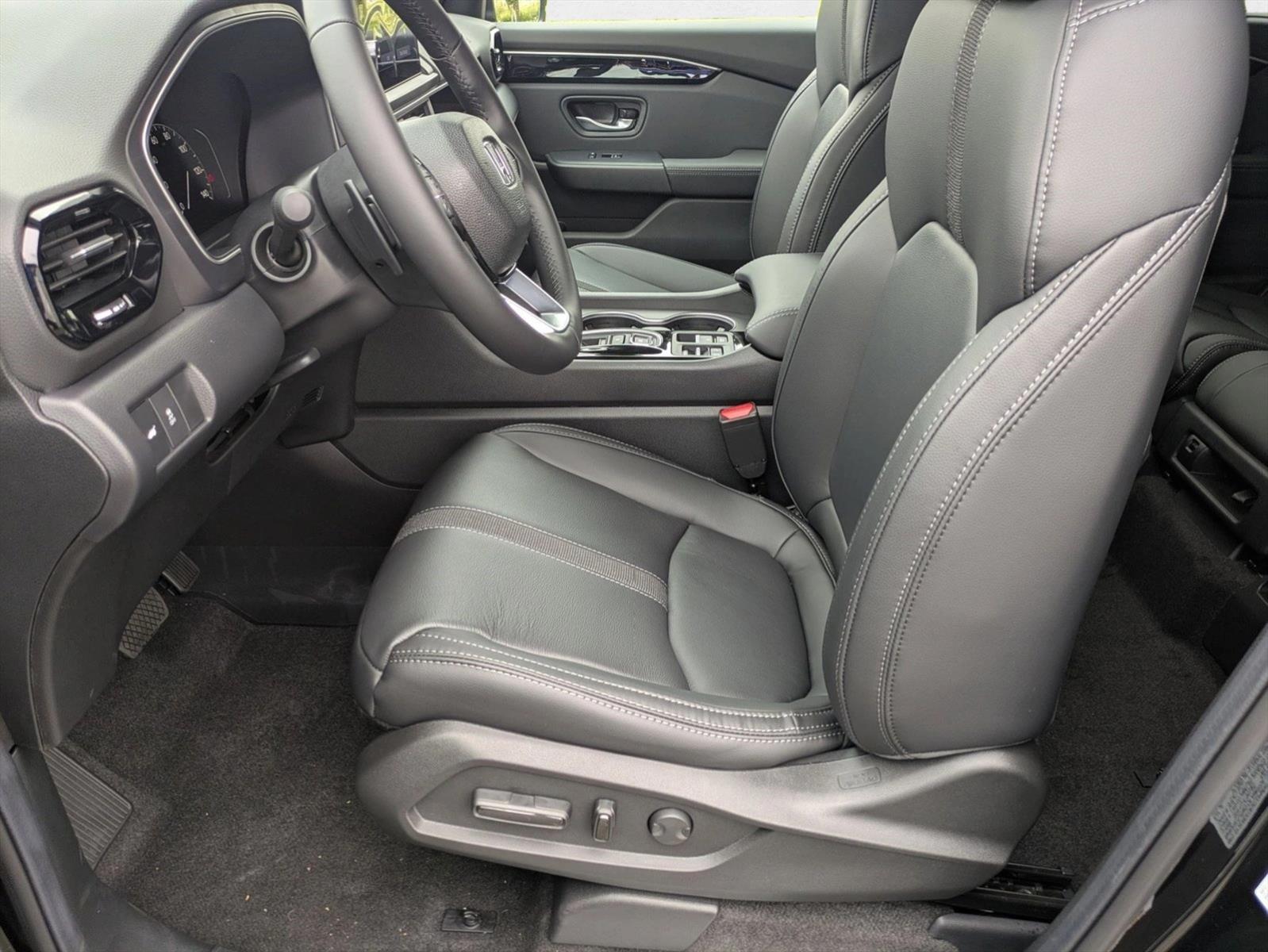 2025 Honda Pilot Touring photo 4