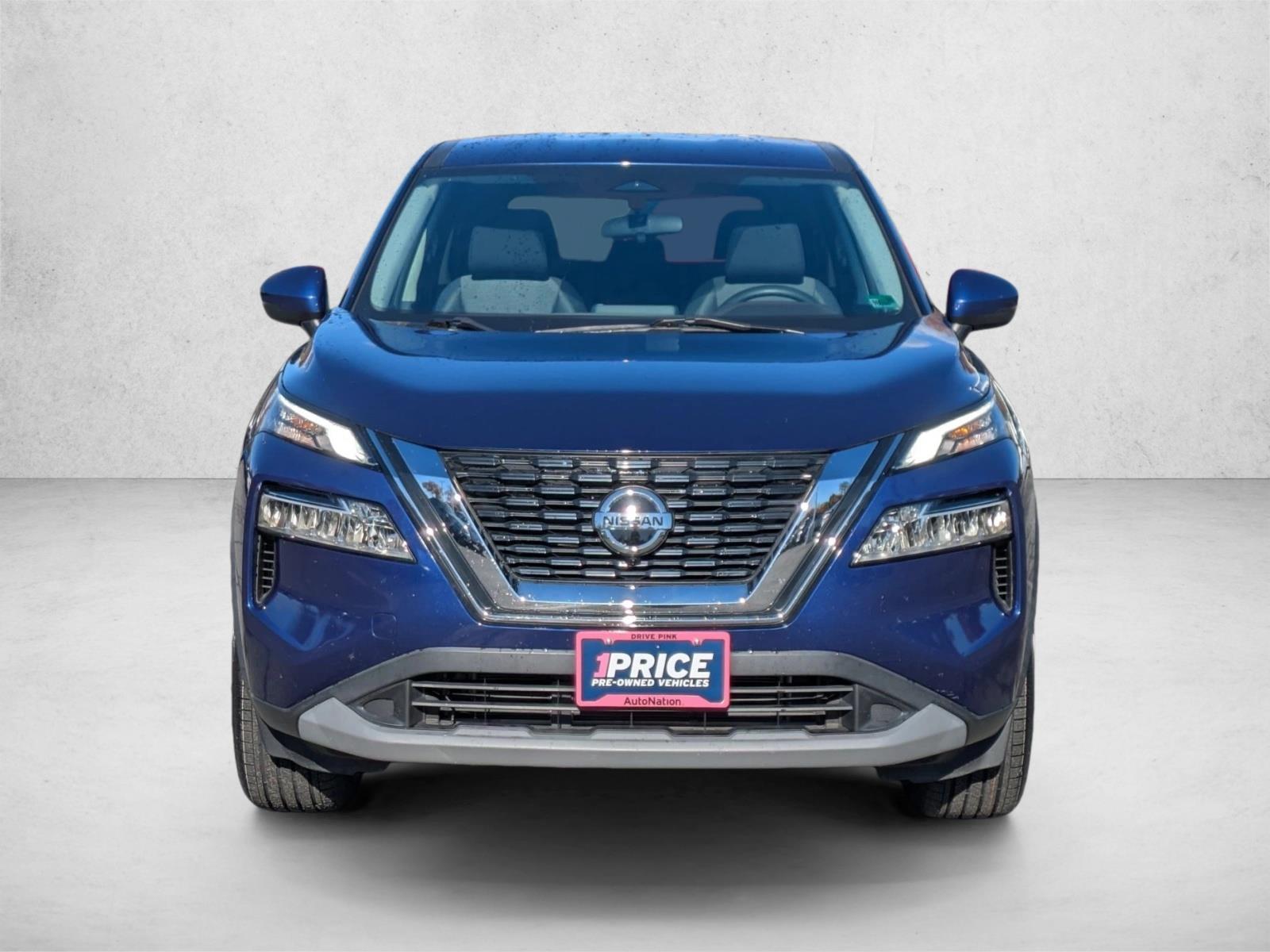 2021 Nissan Rogue SV photo 3