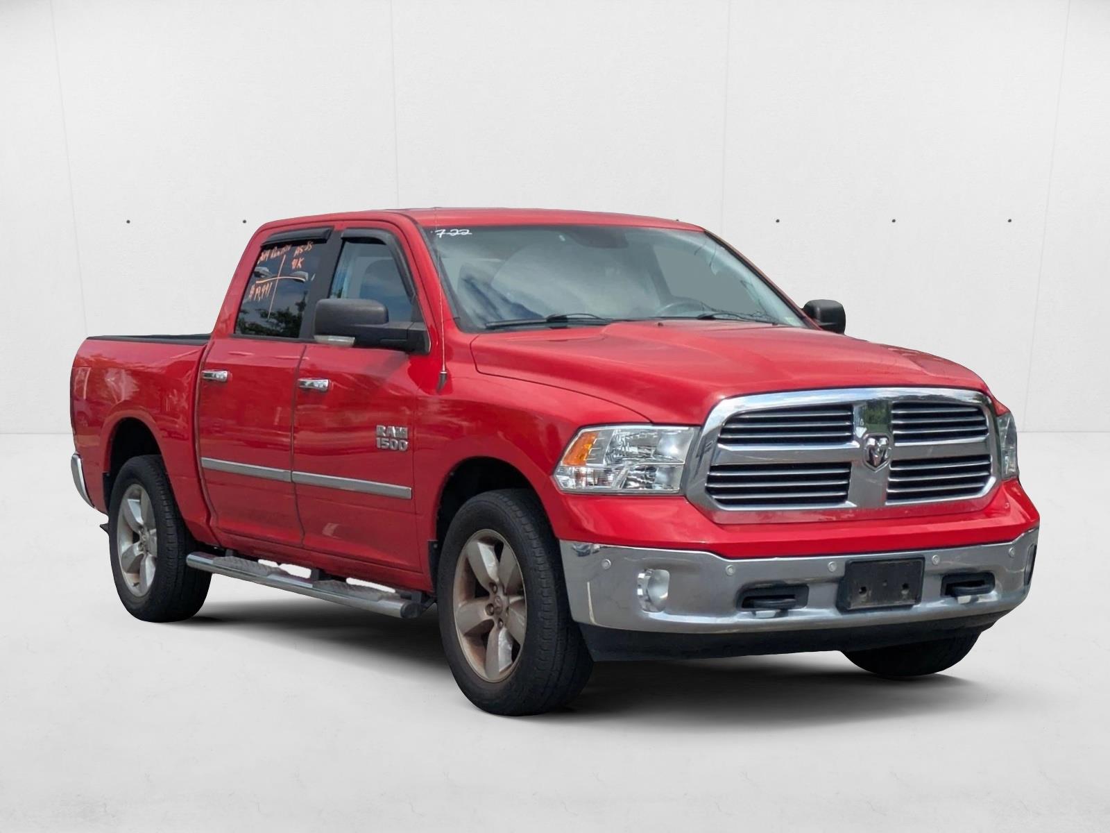 2014 Ram 1500 SLT photo 3