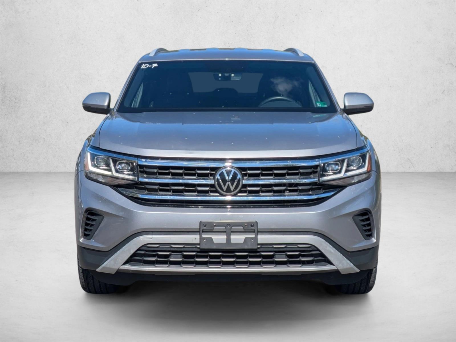 2021 Volkswagen Atlas Cross Sport SE photo 2