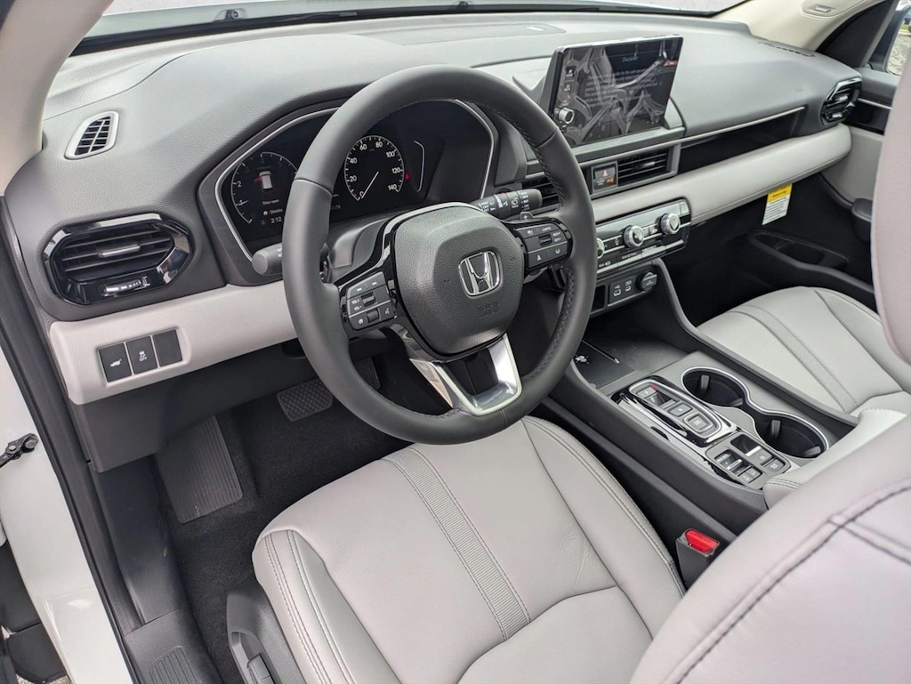 New 2025 Honda Pilot Touring SUV