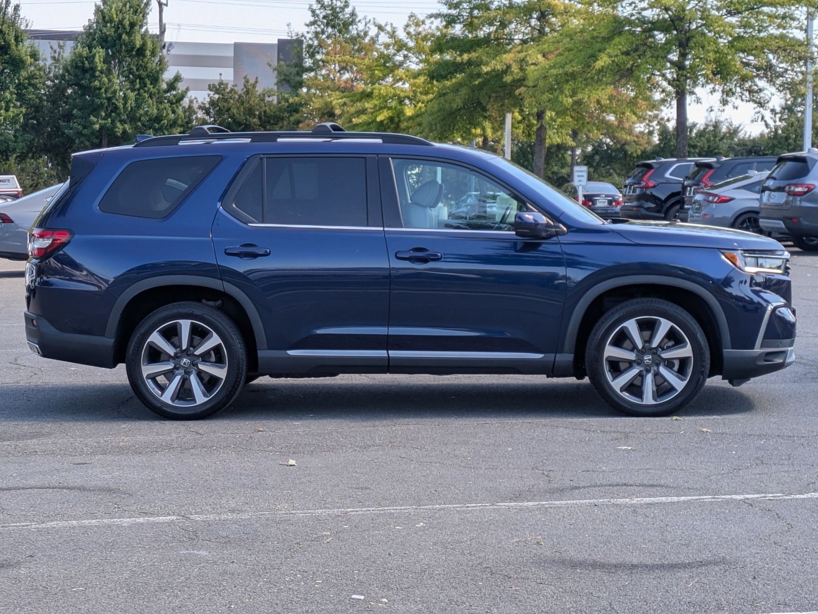 2023 Honda Pilot Touring photo 4