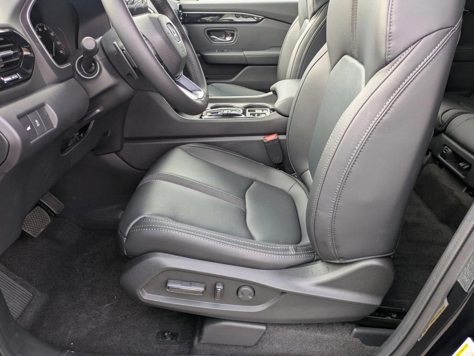 2025 Honda Pilot Touring photo 2