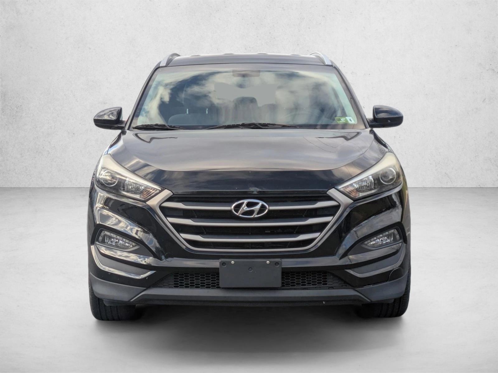 2016 Hyundai Tucson SE photo 2
