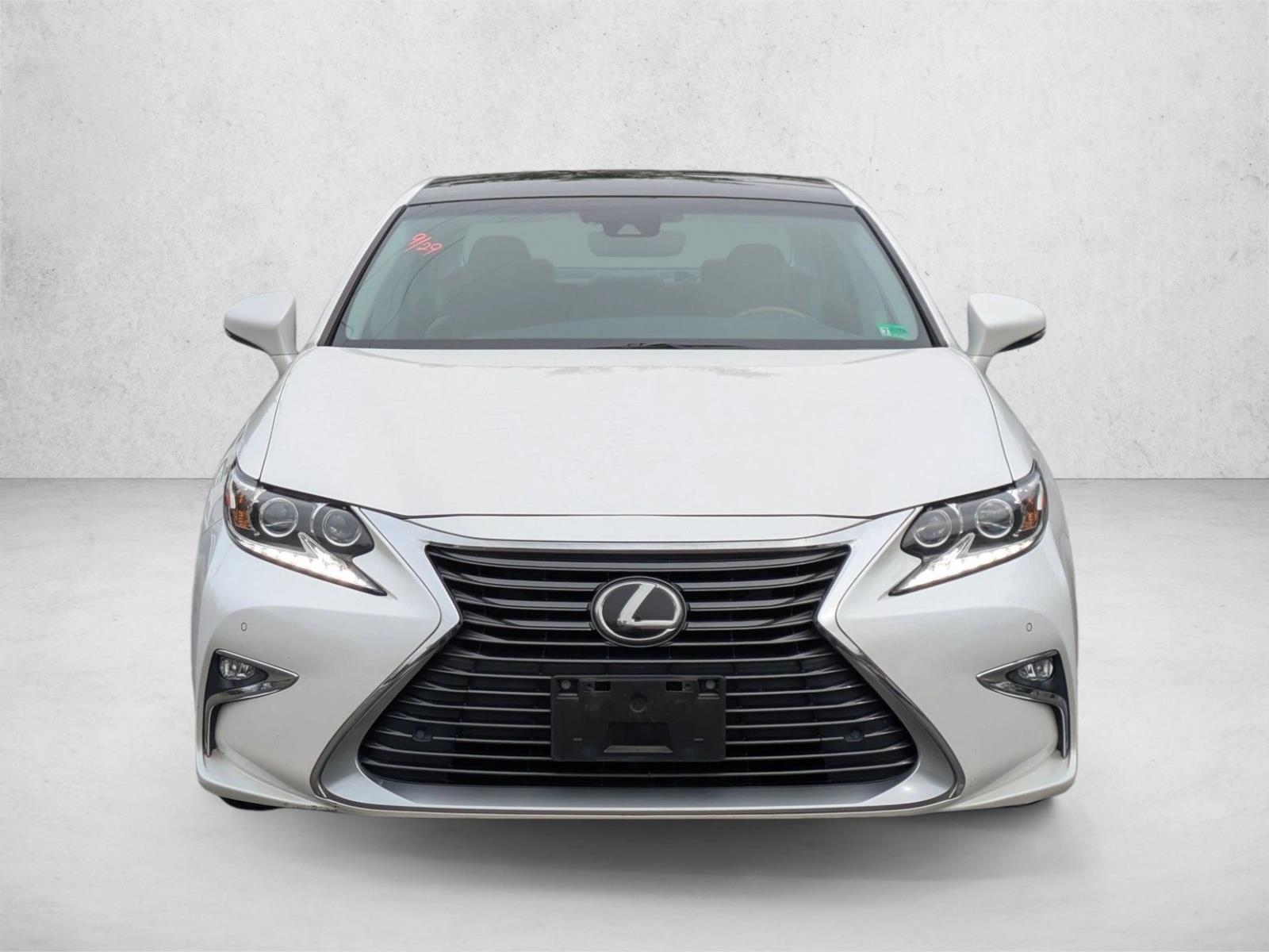 2017 Lexus ES 350 photo 2