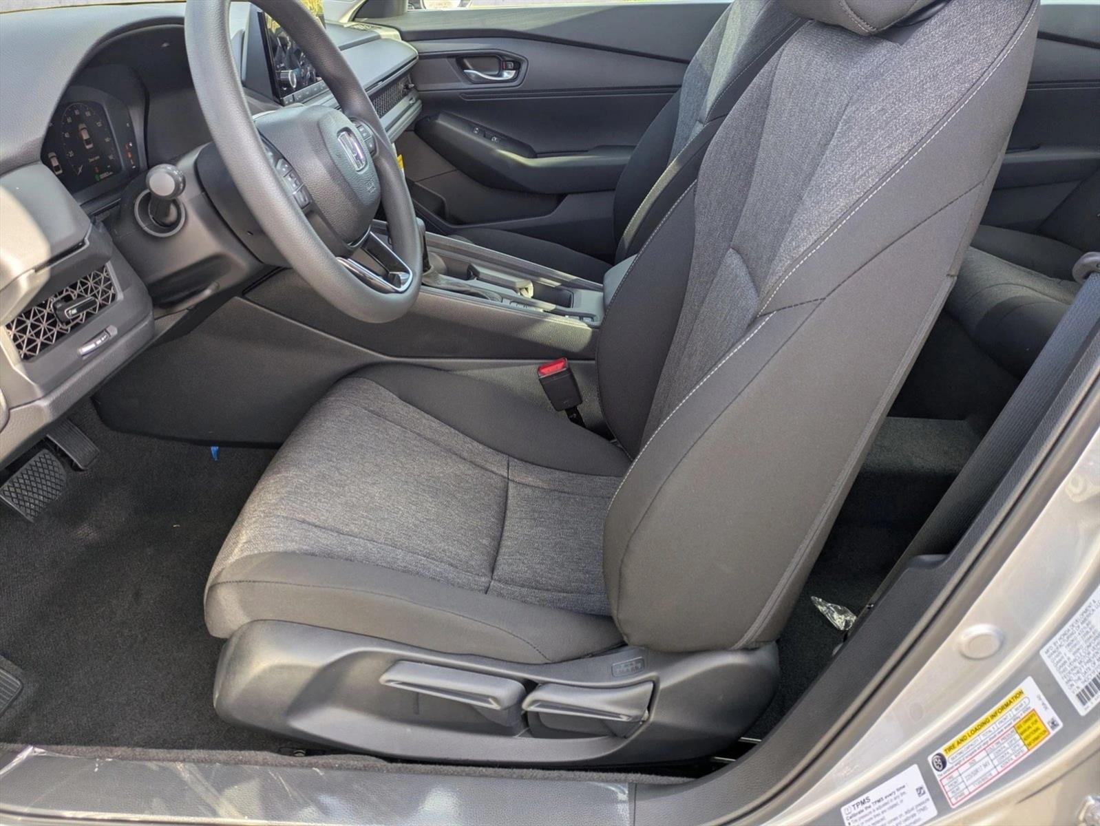 2025 Honda Accord LX photo 4