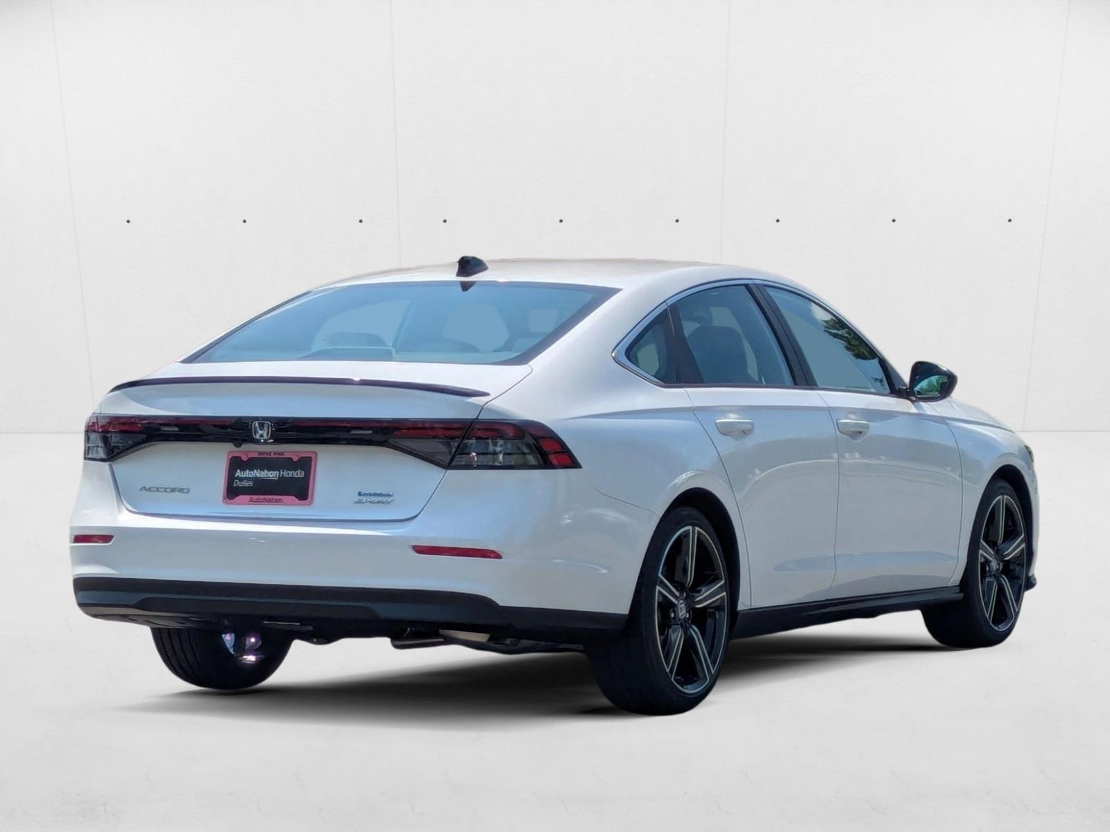 2025 Honda Accord Hybrid Sport photo 2