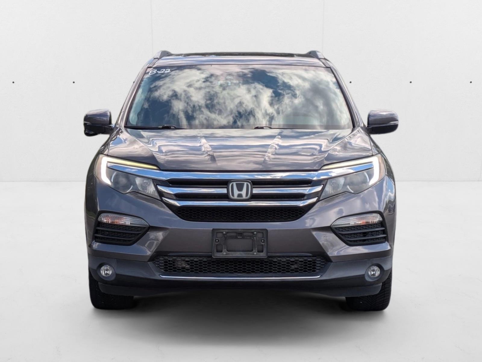 2017 Honda Pilot Touring photo 2