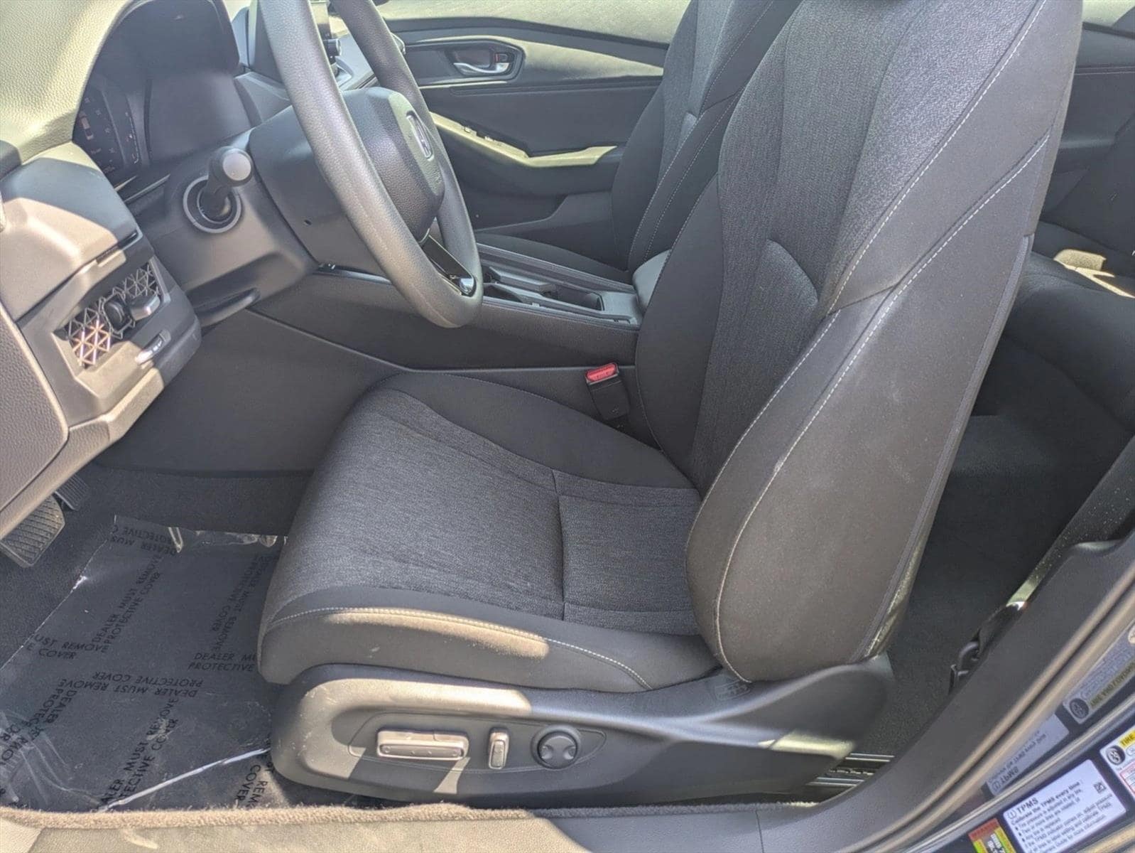 2025 Honda Accord SE - Photo 16