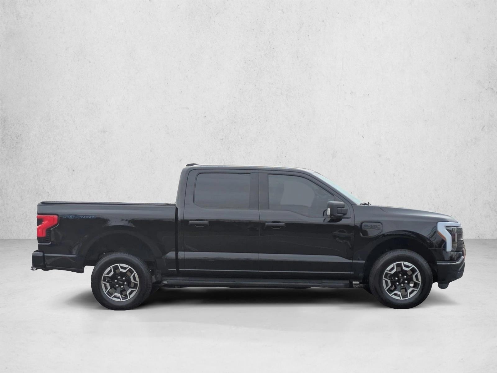 2023 Ford F-150 Lightning photo 4