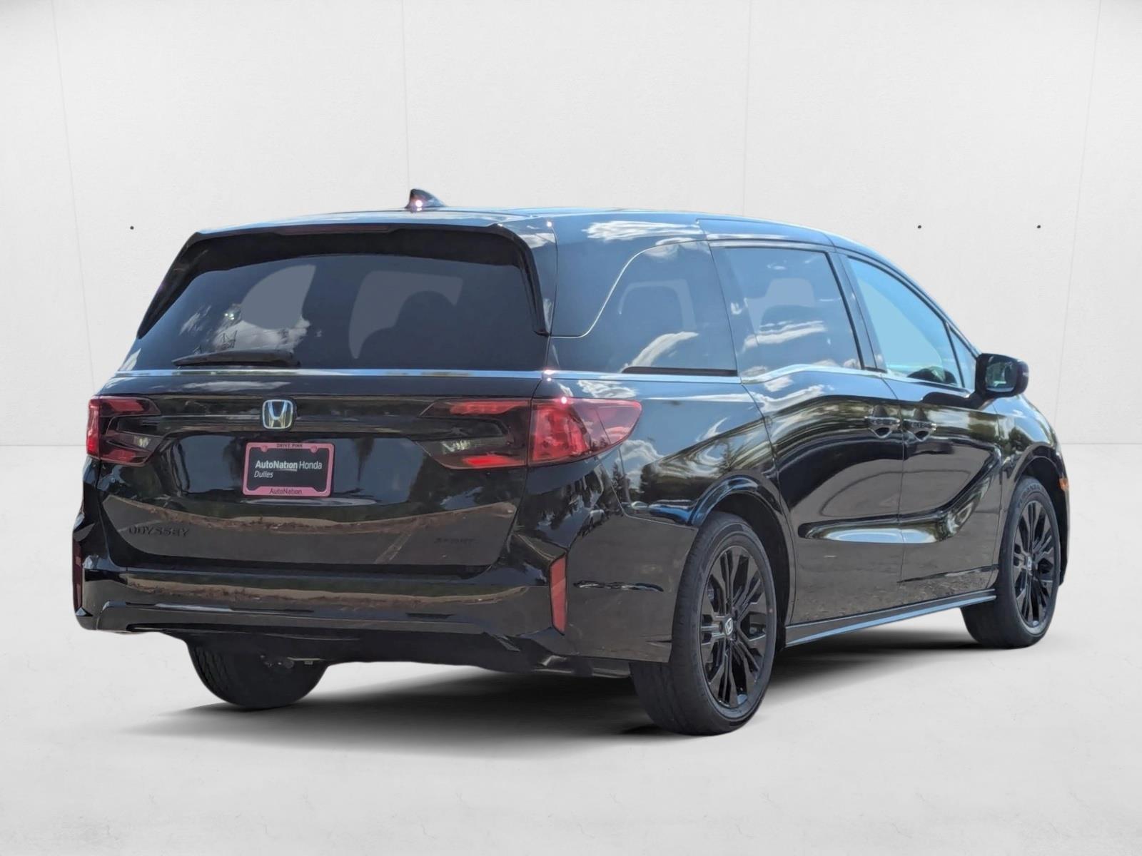 2026 Honda Odyssey Sport photo 2