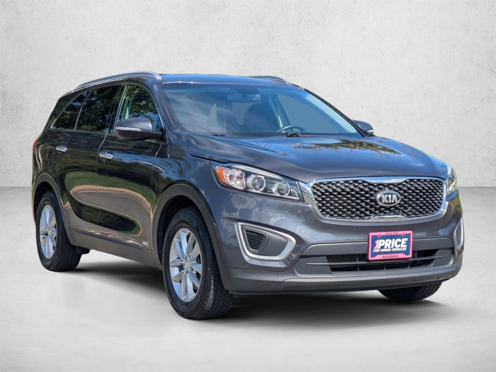 2018 Kia Sorento LX photo 3