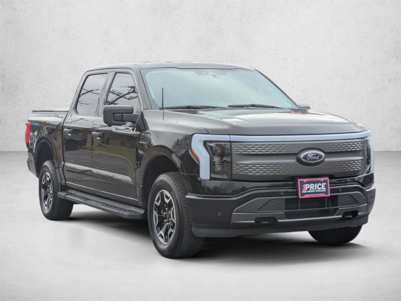 2023 Ford F-150 Lightning photo 3