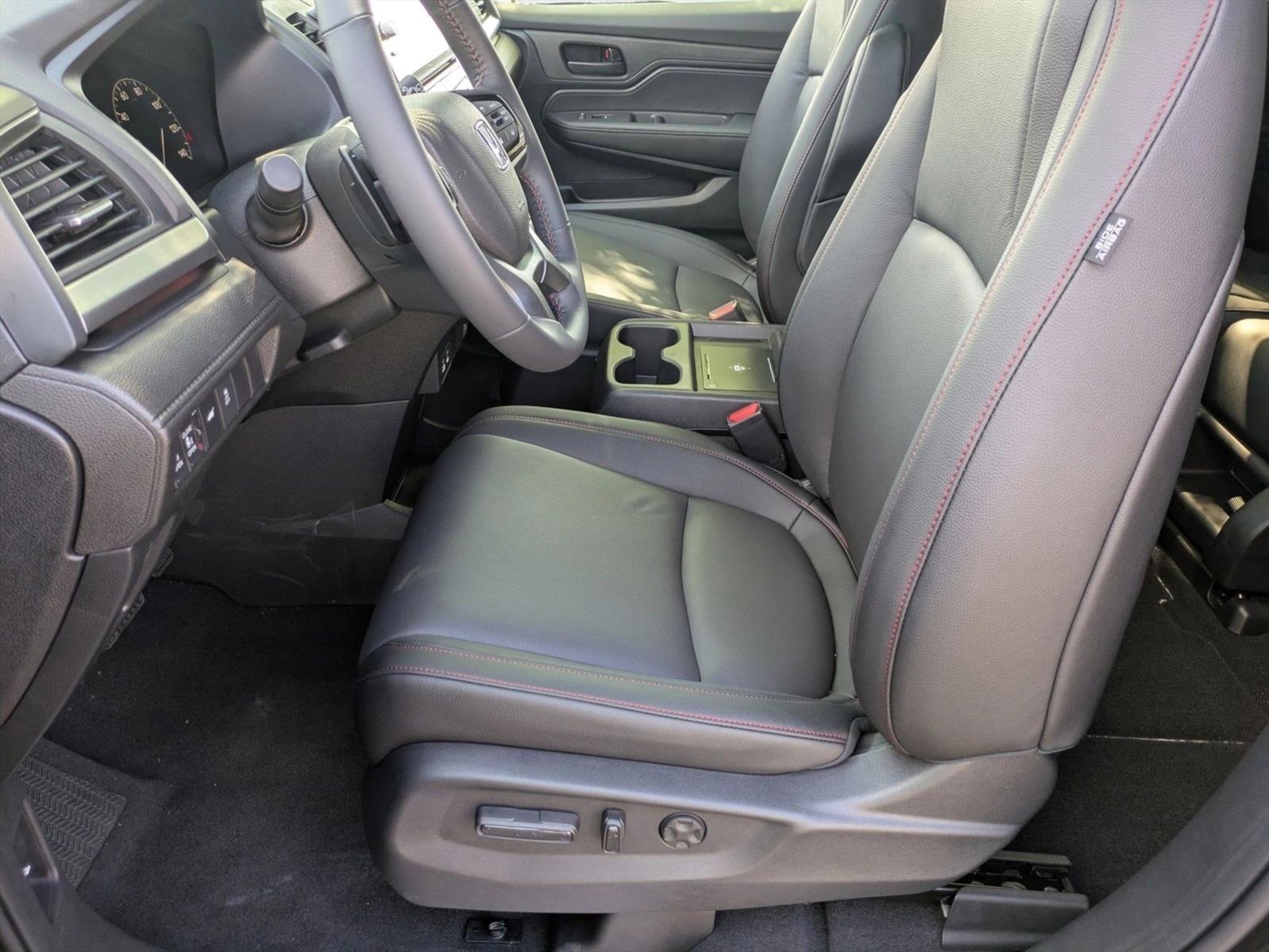2026 Honda Odyssey Sport photo 4