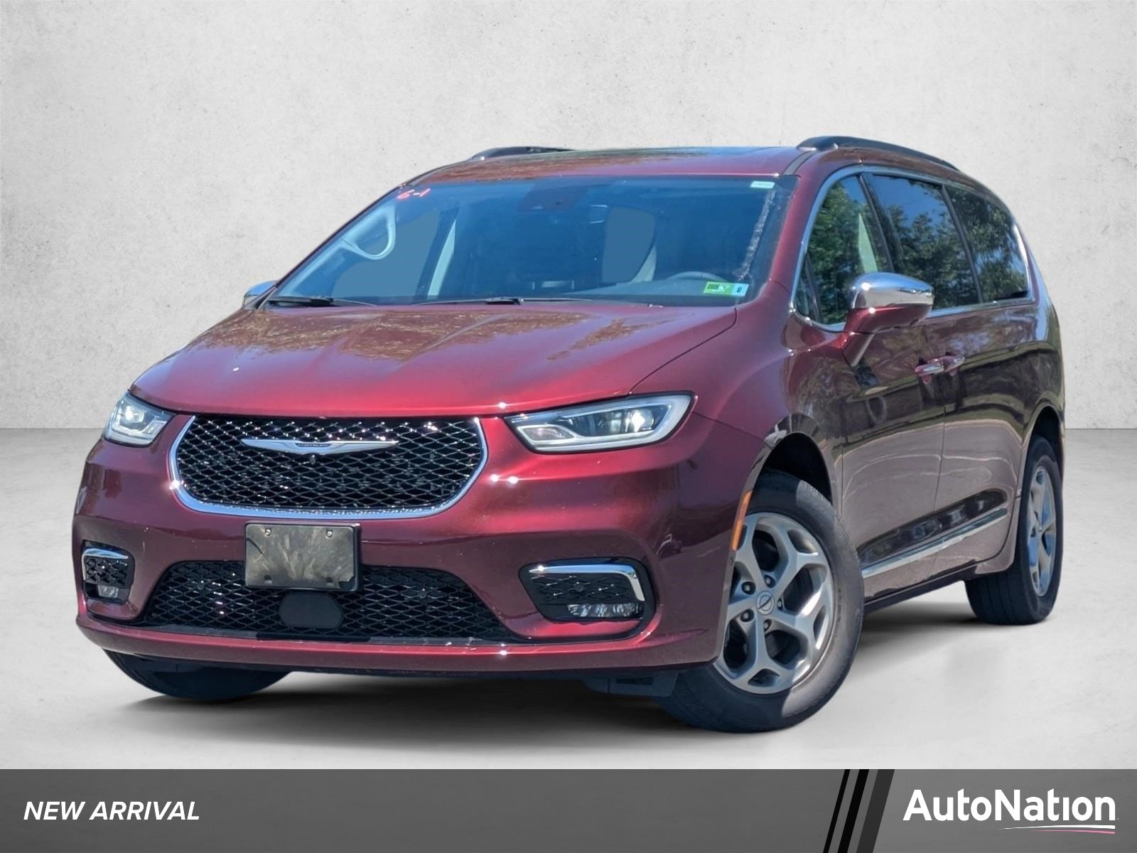 2022 Chrysler Pacifica Limited's photo