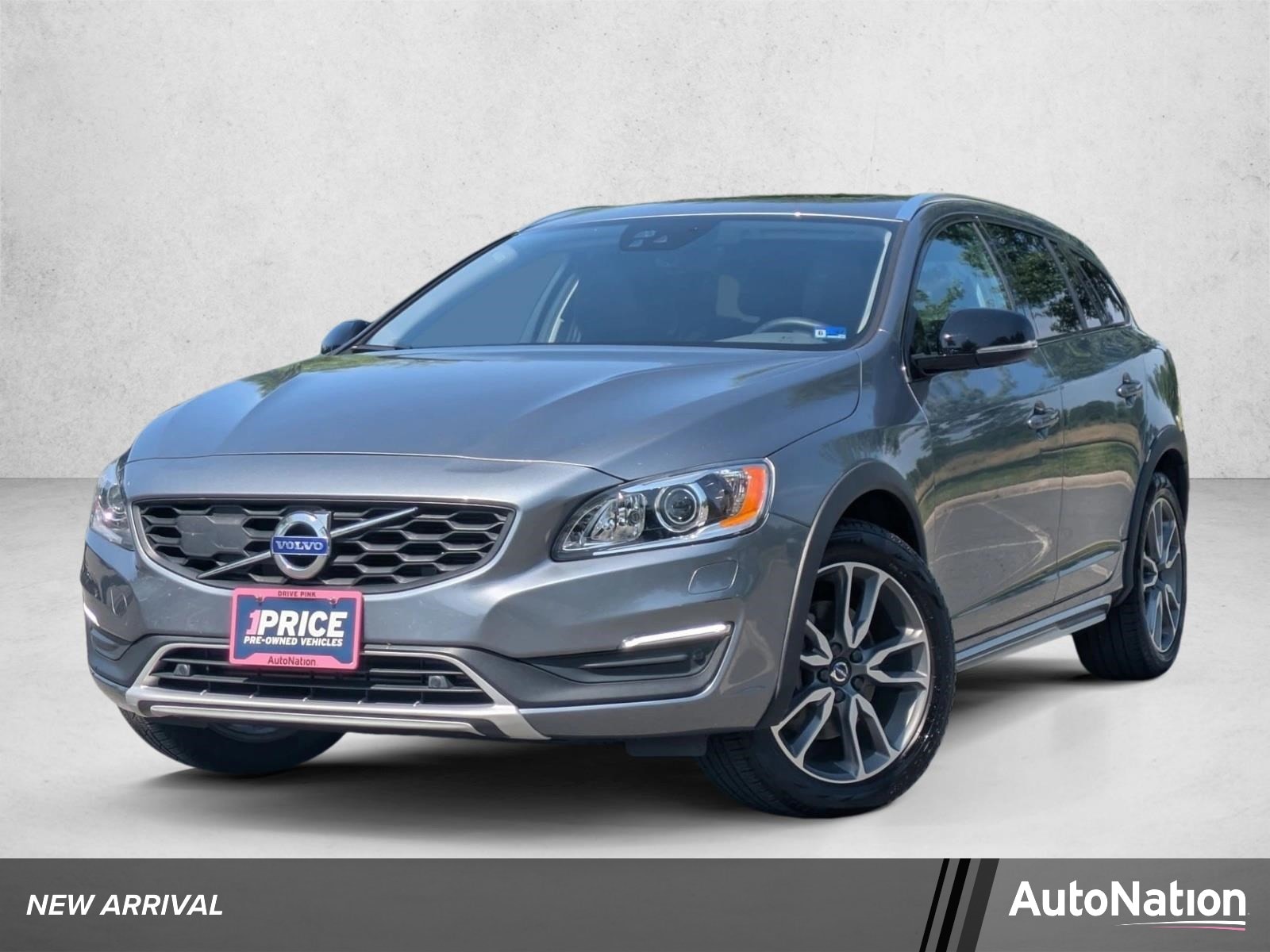 2017 Volvo V60 T5 AWD Cross Country Platinum's photo