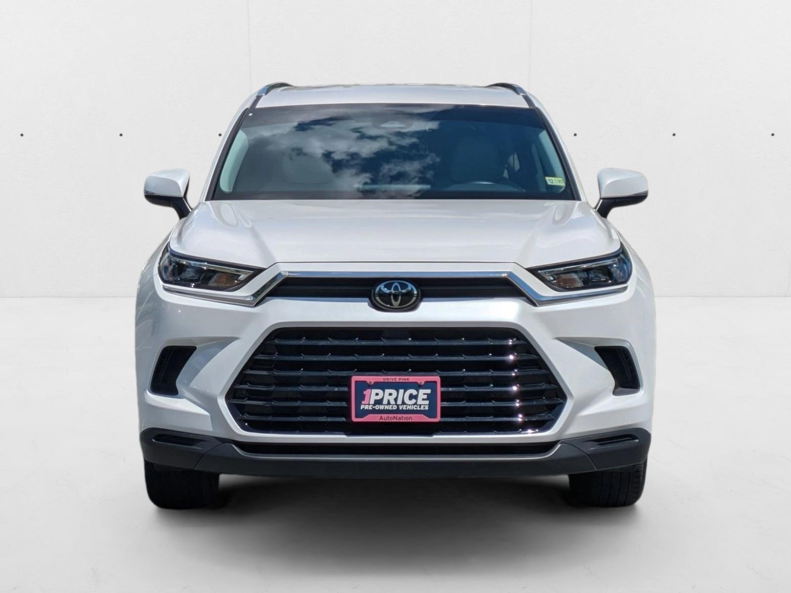 2024 Toyota Grand Highlander XLE photo 2
