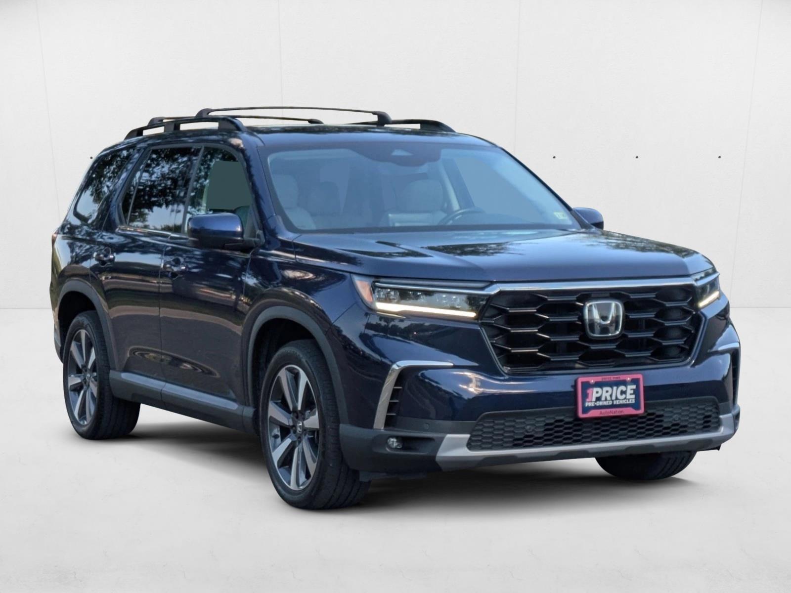 2023 Honda Pilot Touring photo 3