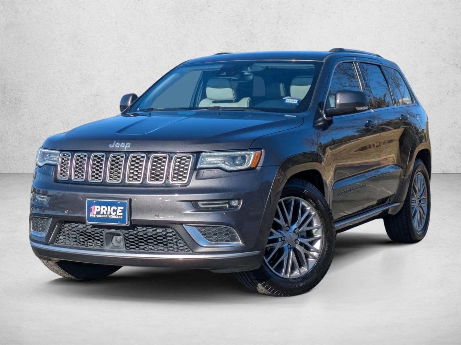 2018 Jeep Grand Cherokee Summit's photo