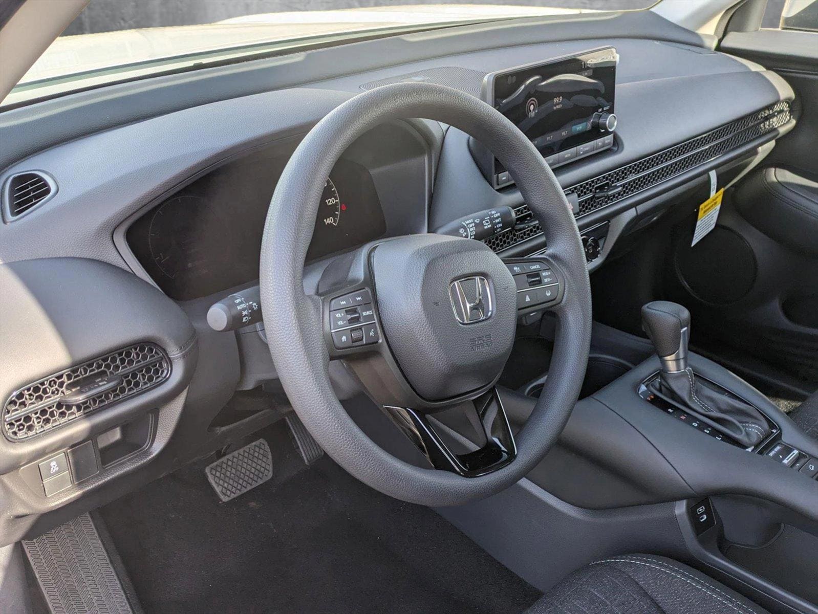 2025 Honda HR-V LX photo 3