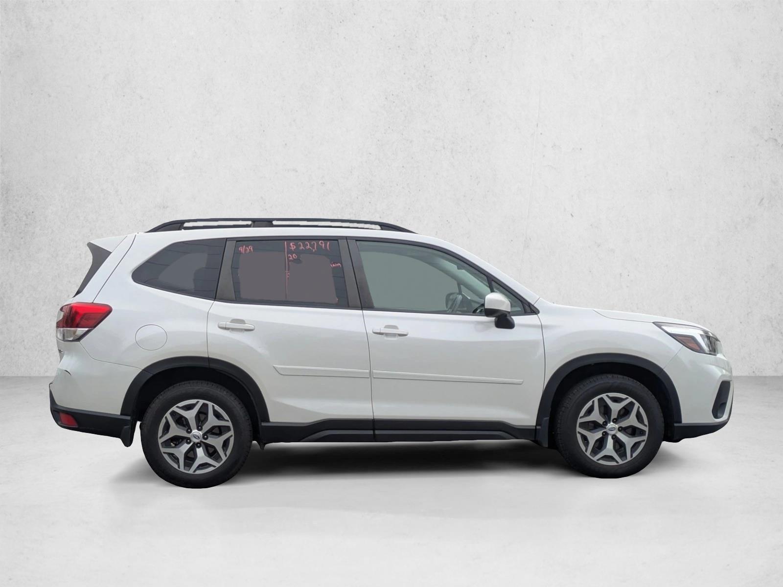 2020 Subaru Forester Premium photo 4