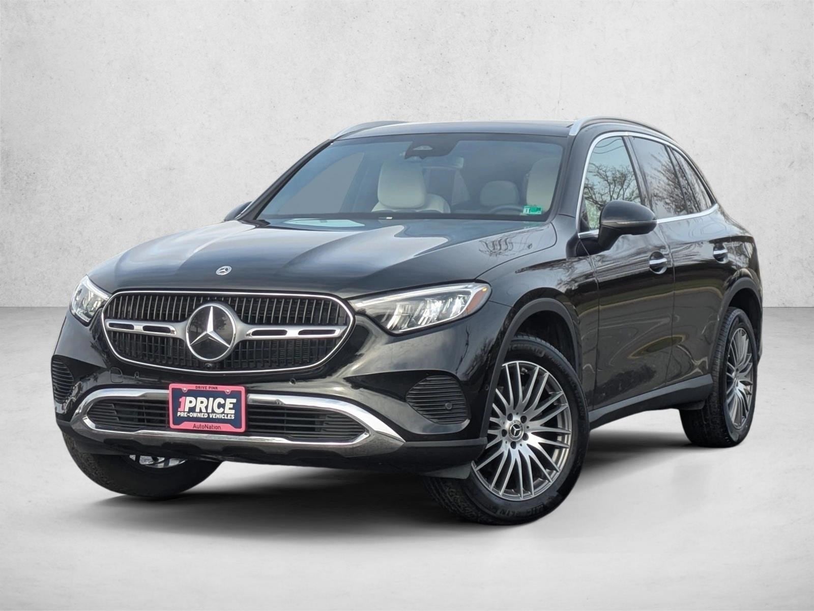 2024 Mercedes-Benz GLC GLC 300's photo