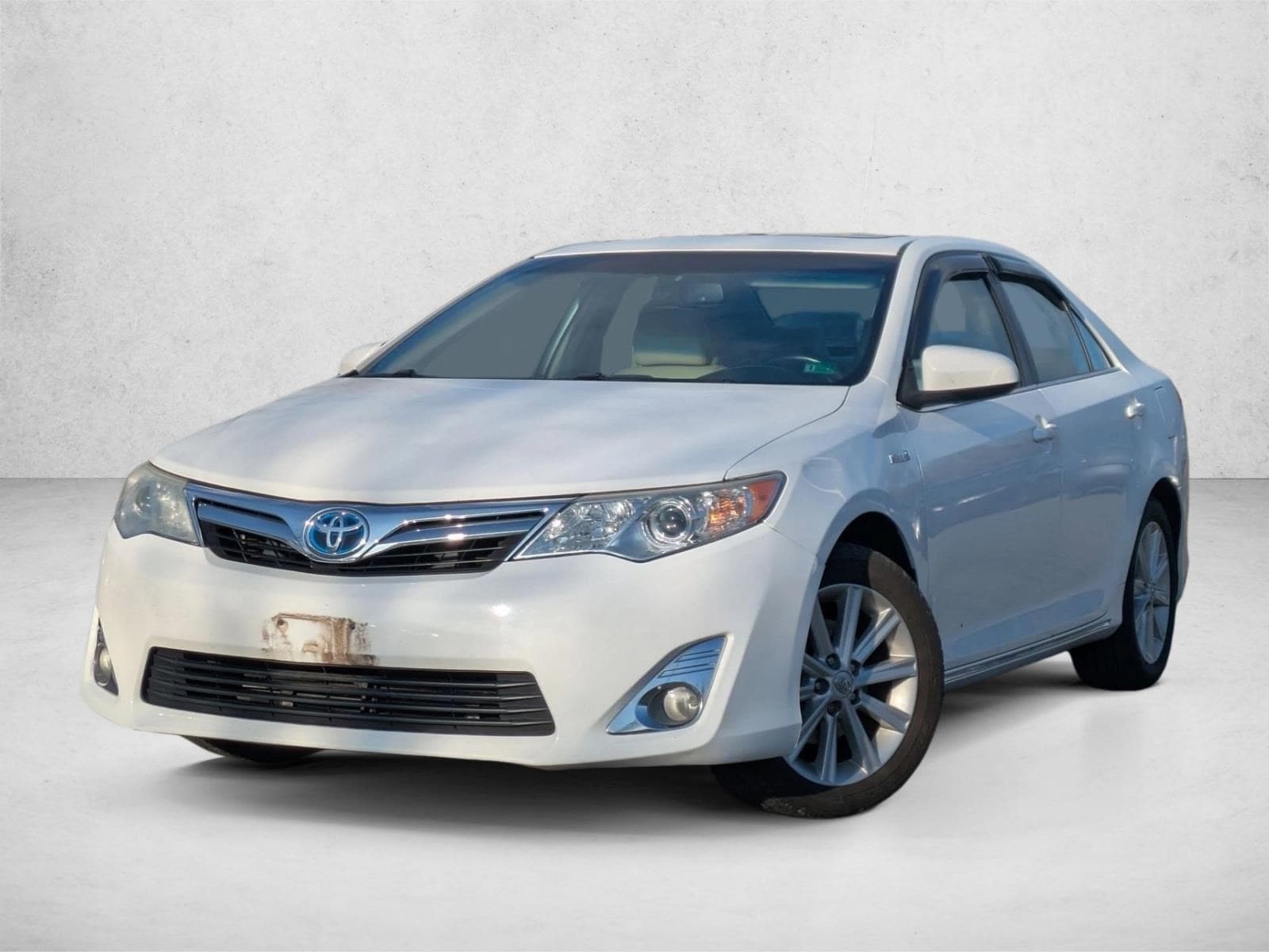 2013 Toyota Camry XLE Hybrid's photo