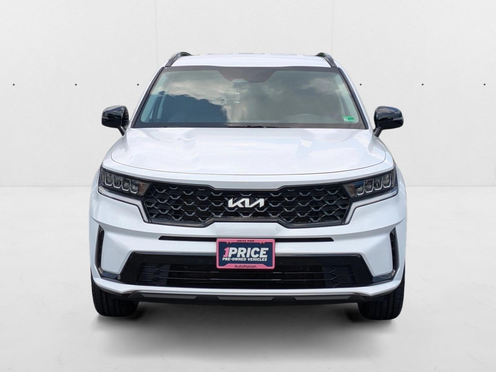 2022 Kia Sorento S photo 2