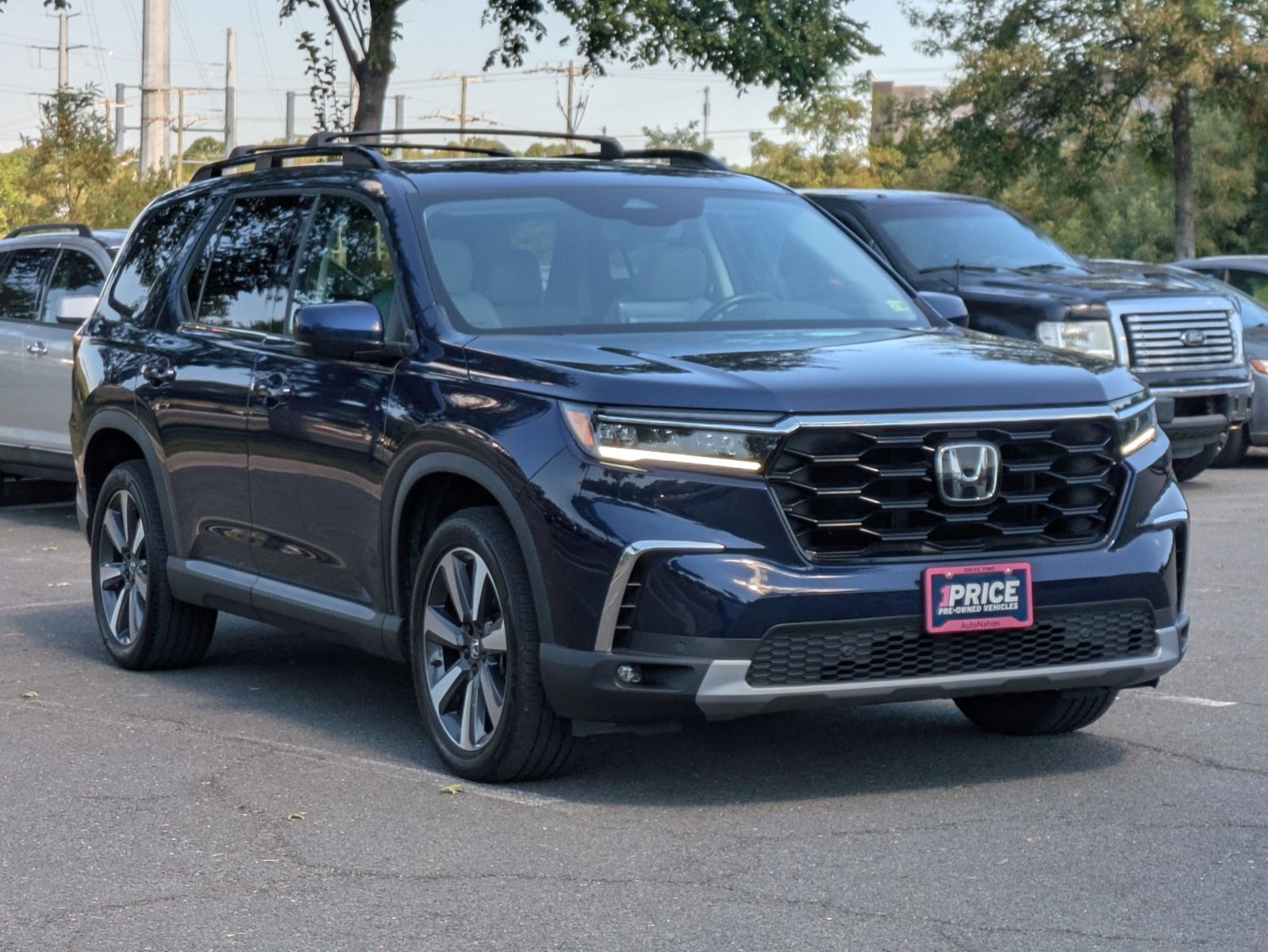2023 Honda Pilot Touring photo 3