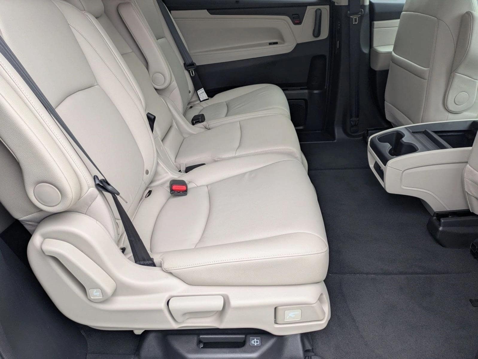 2026 Honda Odyssey EX-L - Photo 21