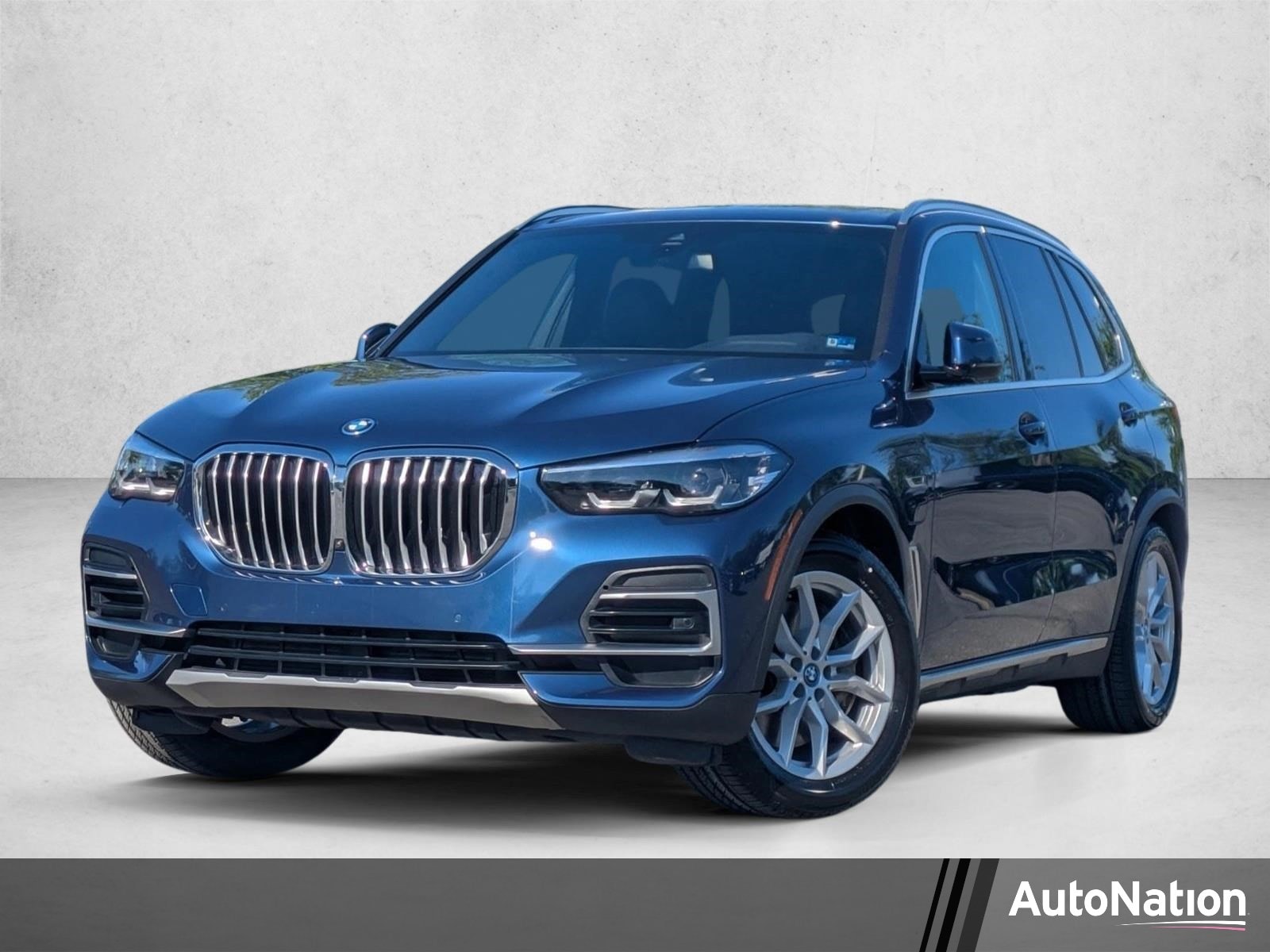 2023 BMW X5 xDrive45e's photo