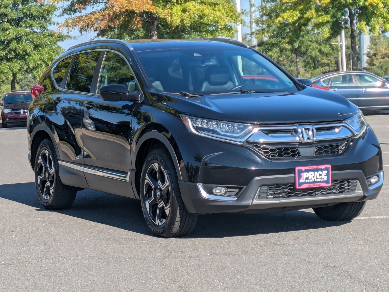 2017 Honda CR-V Touring photo 2