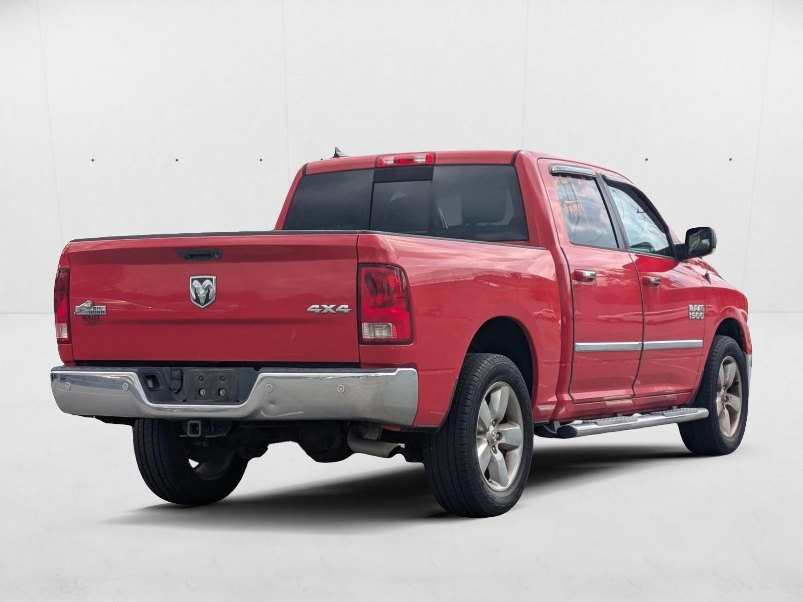 2014 Ram 1500 SLT photo 4