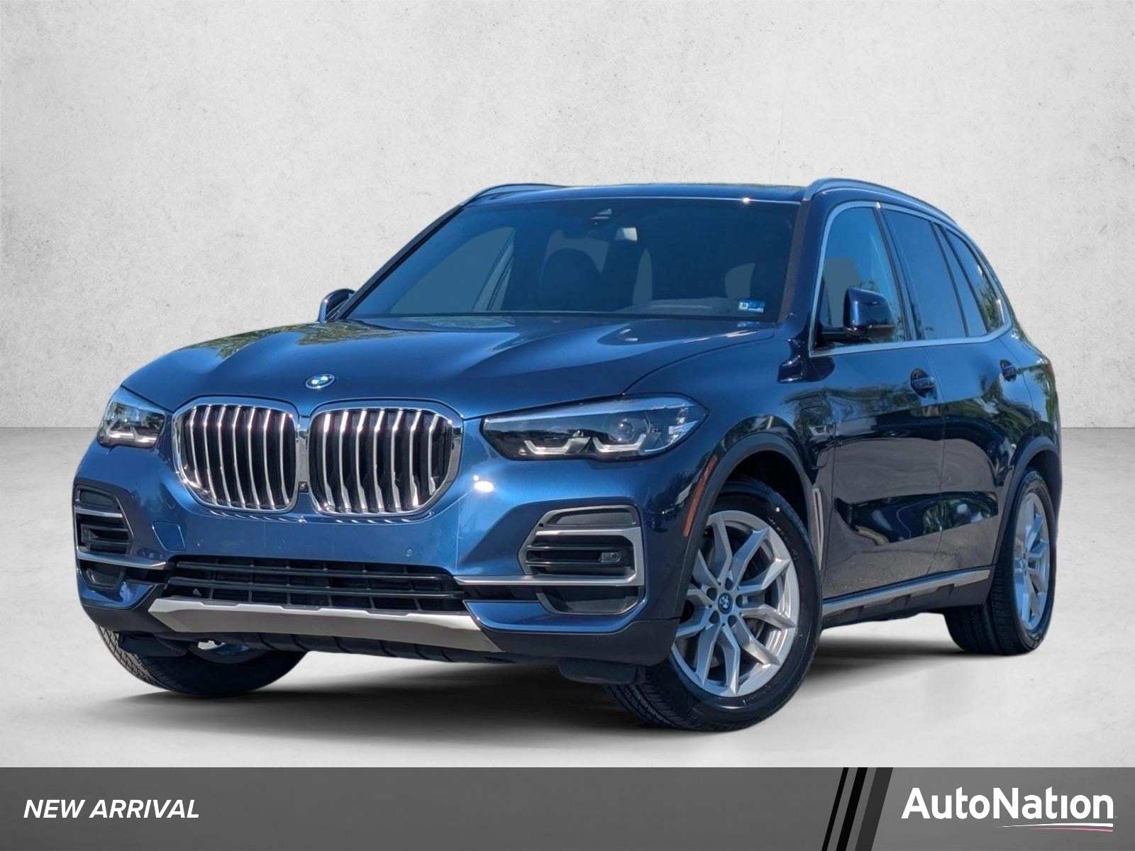 2023 BMW X5 xDrive45e's photo