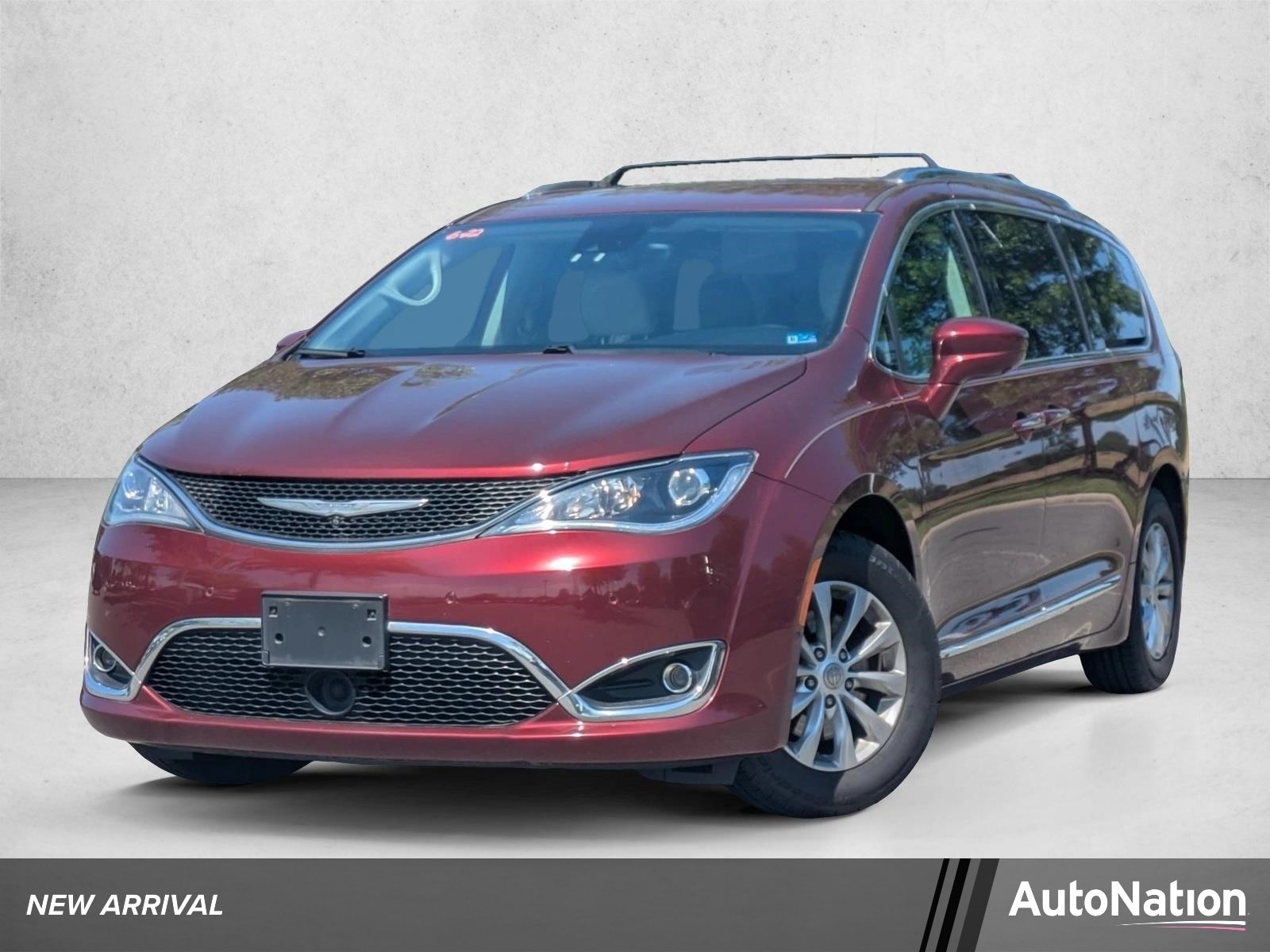 2018 Chrysler Pacifica Touring L's photo