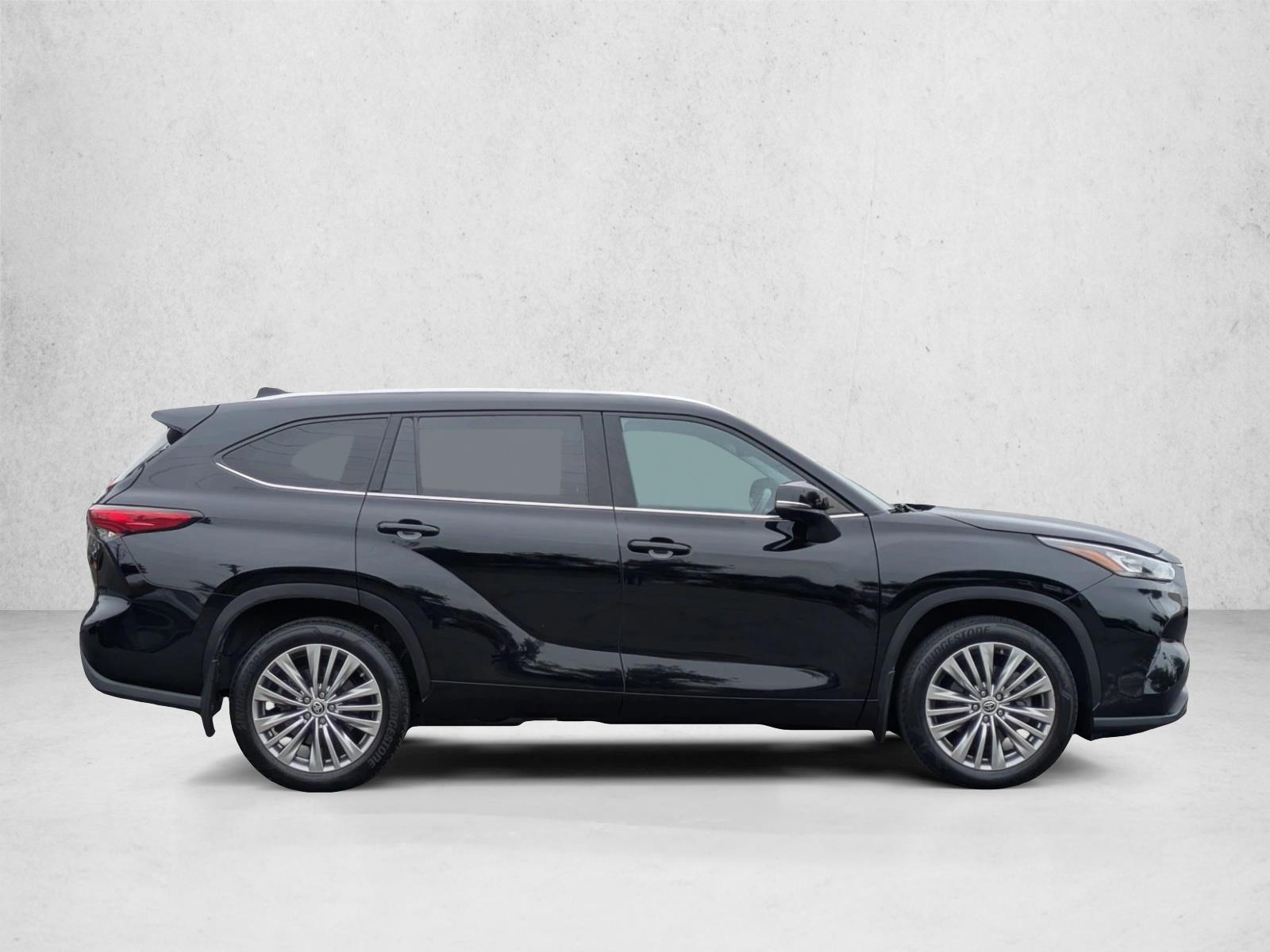 2020 Toyota Highlander XLE photo 4