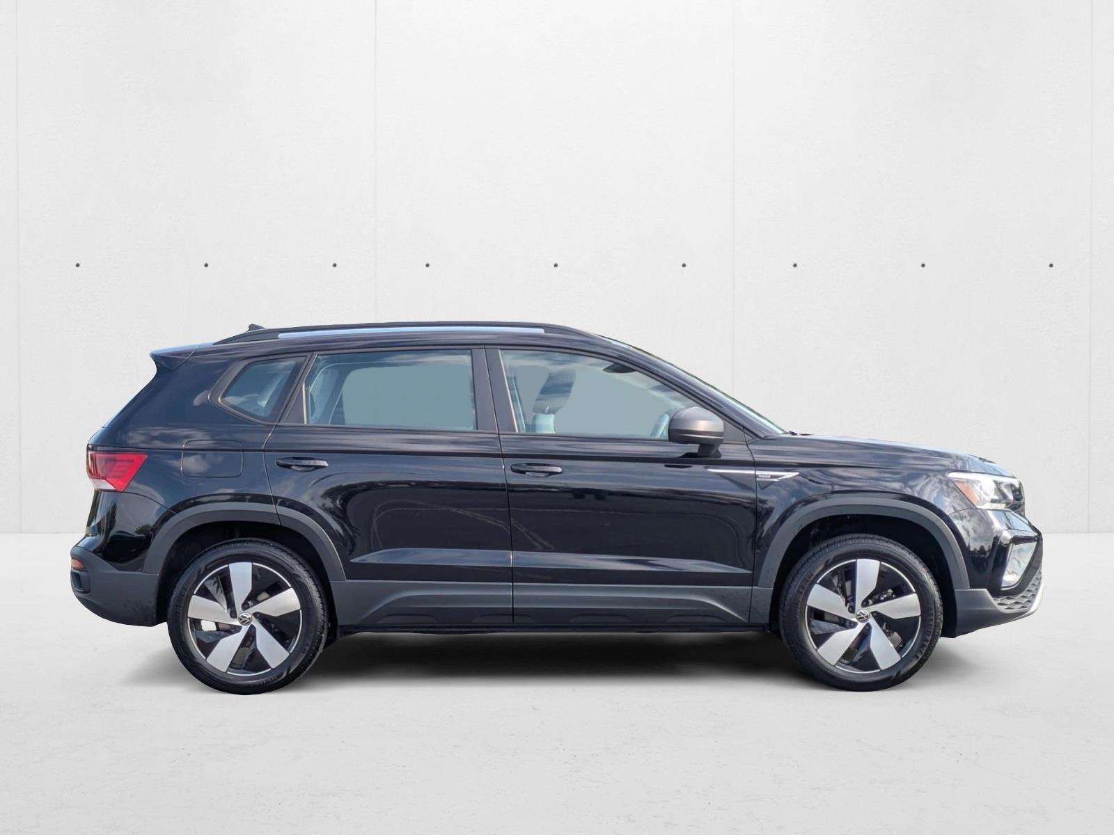 2024 Volkswagen Taos S photo 3