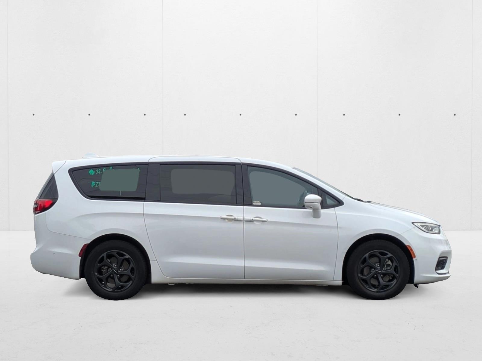 2022 Chrysler Pacifica Hybrid Limited photo 4