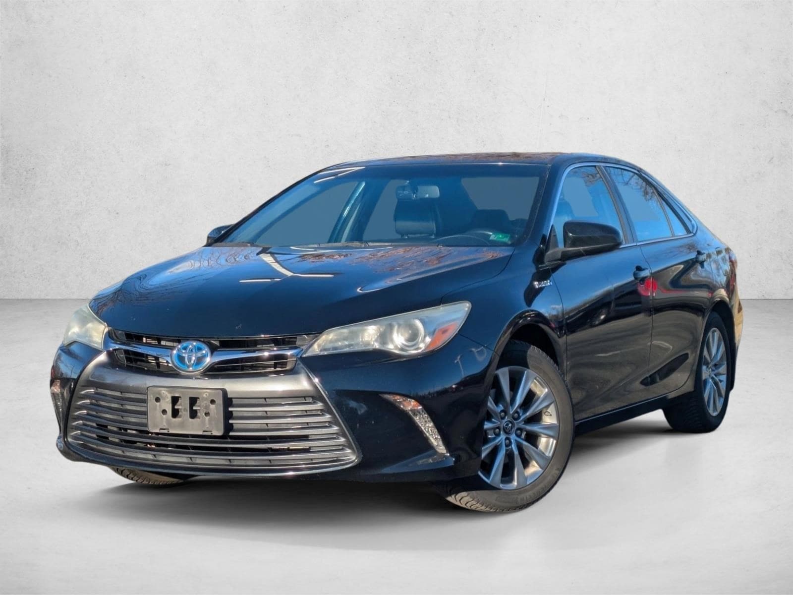 2015 Toyota Camry XLE Hybrid's photo